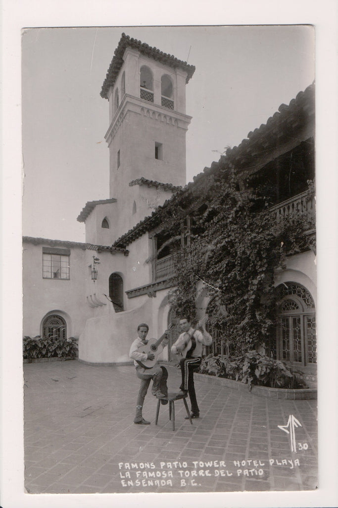 Foreign postcard - ENSENADA, BC, Mexico - Hotel Playa - 2 guitar players RPPC -