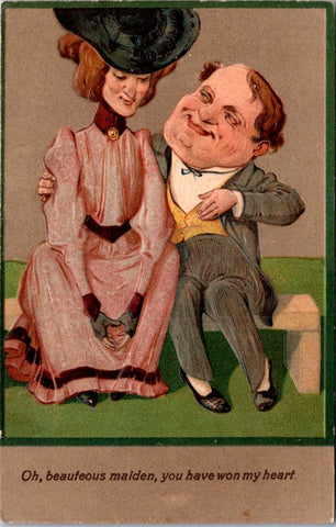 Valentine postcard - closeup of man, woman holding each other - F23122