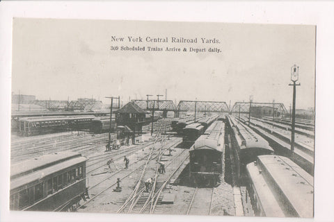 Train - Railroad - NY Central RR Yard, 309 trains a day - workers - B17245