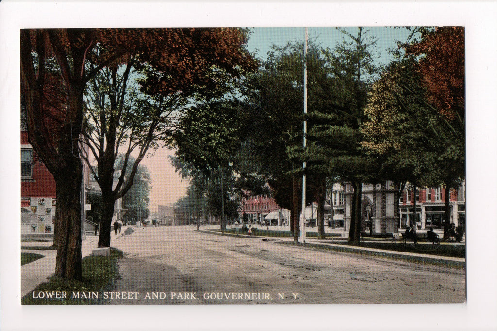 NY, GOUVERNEUR - Lower Main Street and Park postcard - D17203